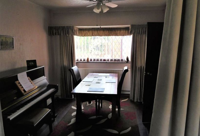 Mrs Featherstones B&b