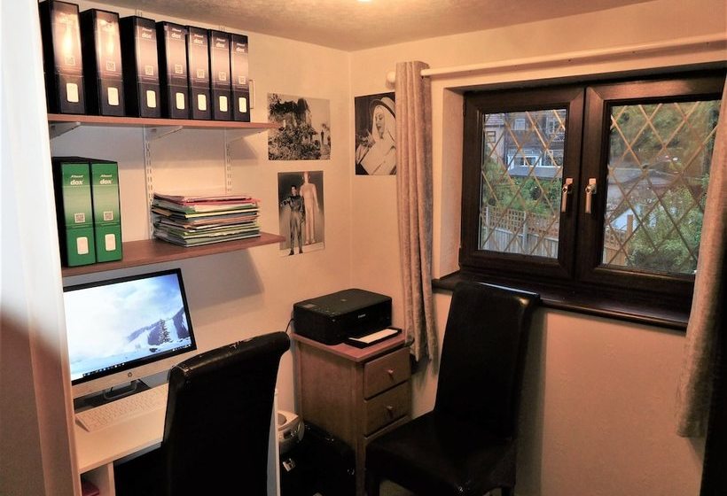 Mrs Featherstones B&b