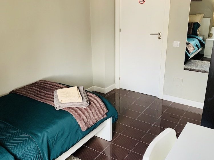 ペンション Byor City Rooms