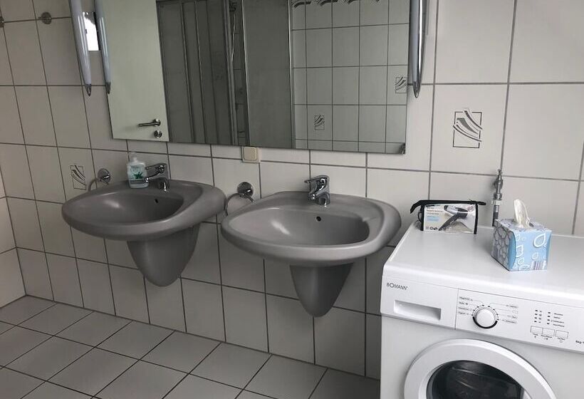 膳宿费 Gästehaus Savo