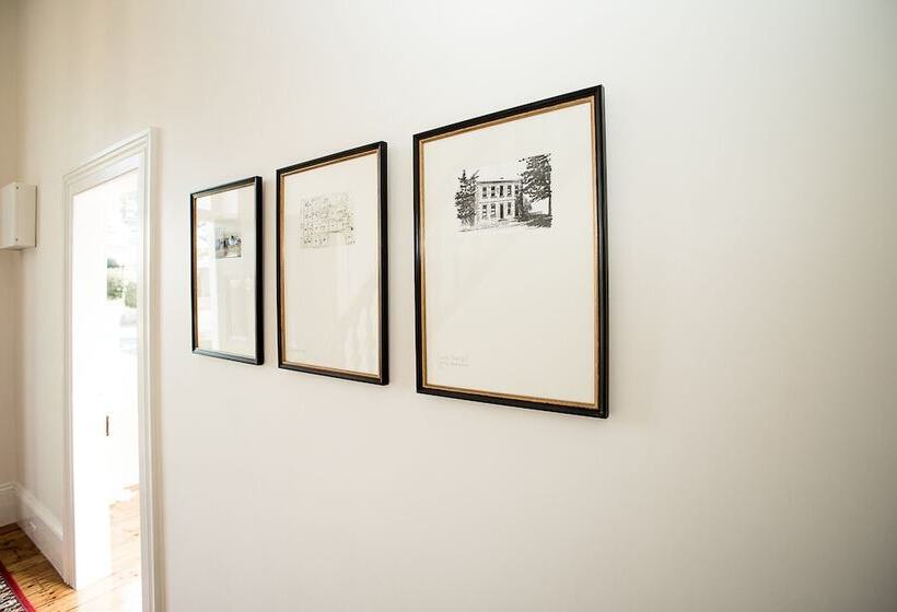 פנסיון Old Market Inn