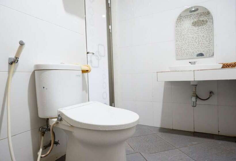 פנסיון Reddoorz Plus At Hotel Srikandi Kendari