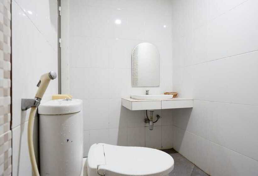 פנסיון Reddoorz Plus At Hotel Srikandi Kendari