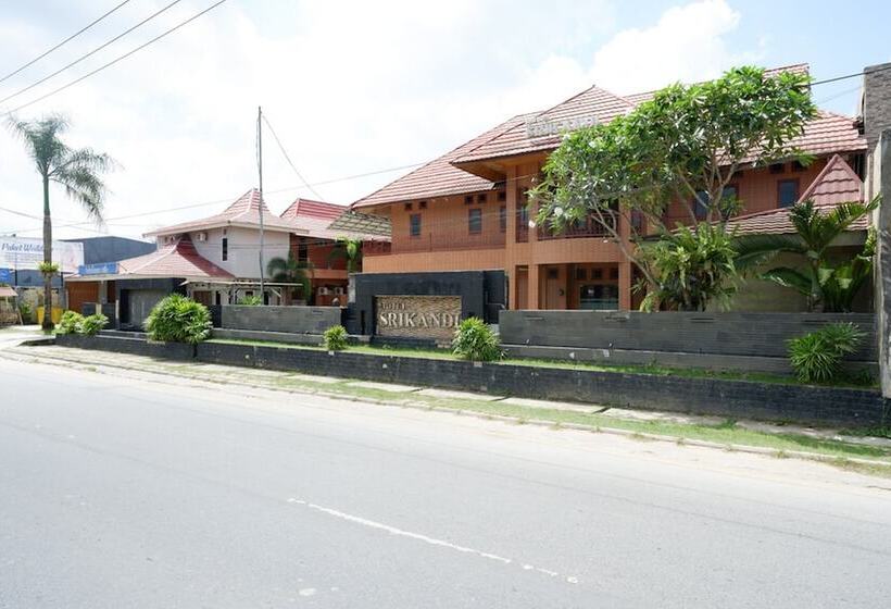 פנסיון Reddoorz Plus At Hotel Srikandi Kendari