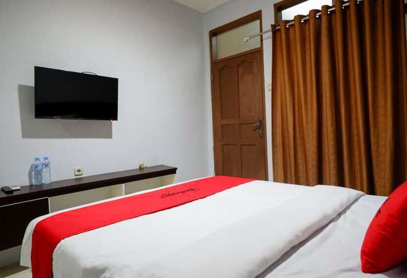 פנסיון Reddoorz Plus At Hotel Srikandi Kendari