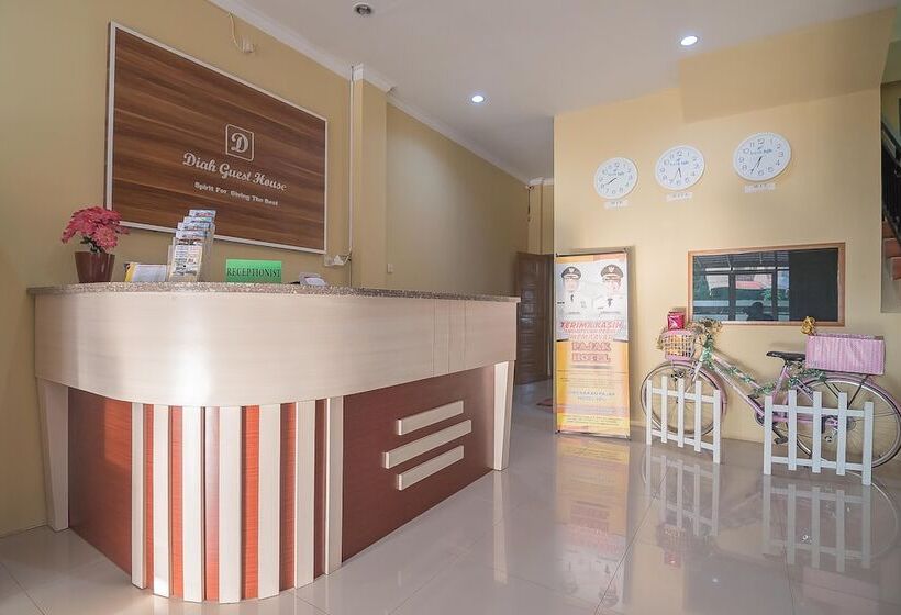 پانسیون Reddoorz Plus Near Syamsudin Noor Airport 3