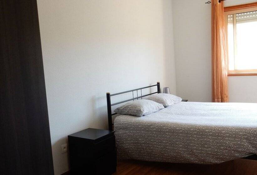 Praceta Almeida Garrett Apartment