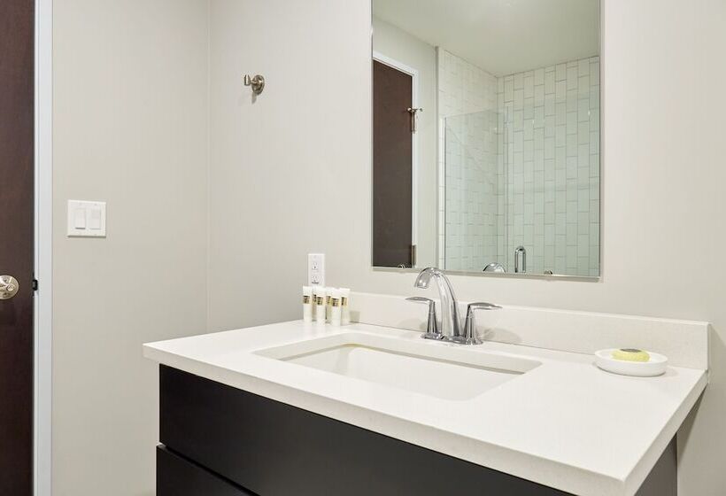 Kasa Cadillac Square Detroit