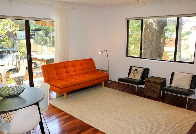 Spacious 3 Bedroom Apartment 20 Min To The Cbd