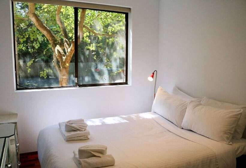 Spacious 3 Bedroom Apartment 20 Min To The Cbd