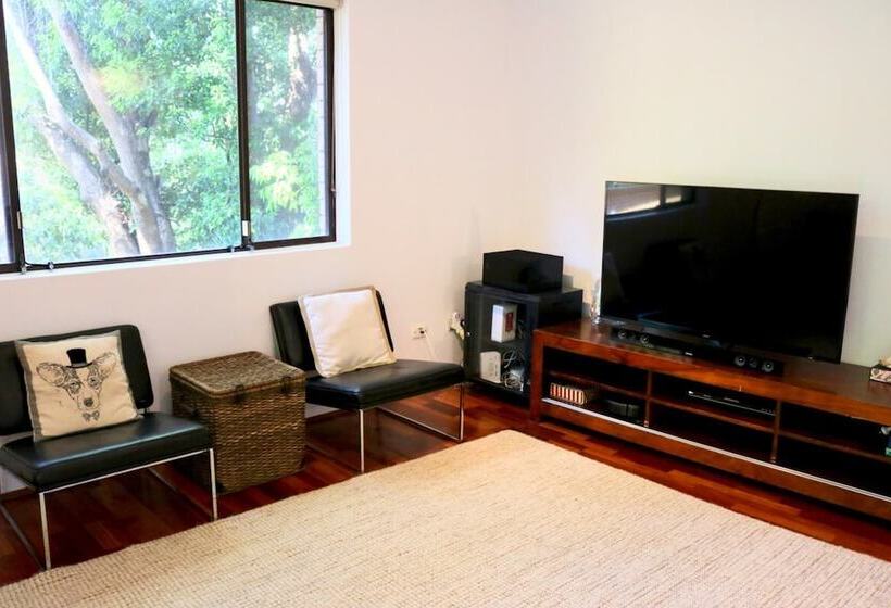 Spacious 3 Bedroom Apartment 20 Min To The Cbd