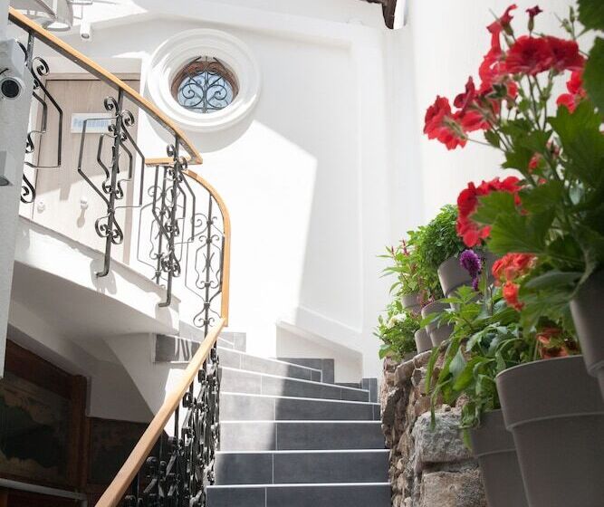 Step One   Luxury Suites Right In The Heart Of Acropolis Next To Metro Station