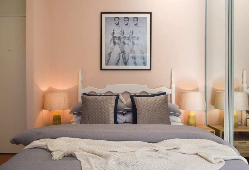 Sun Drenched 1 Bed Studio Apartment In Newtown