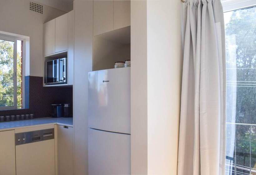 Sun Drenched 1 Bed Studio Apartment In Newtown