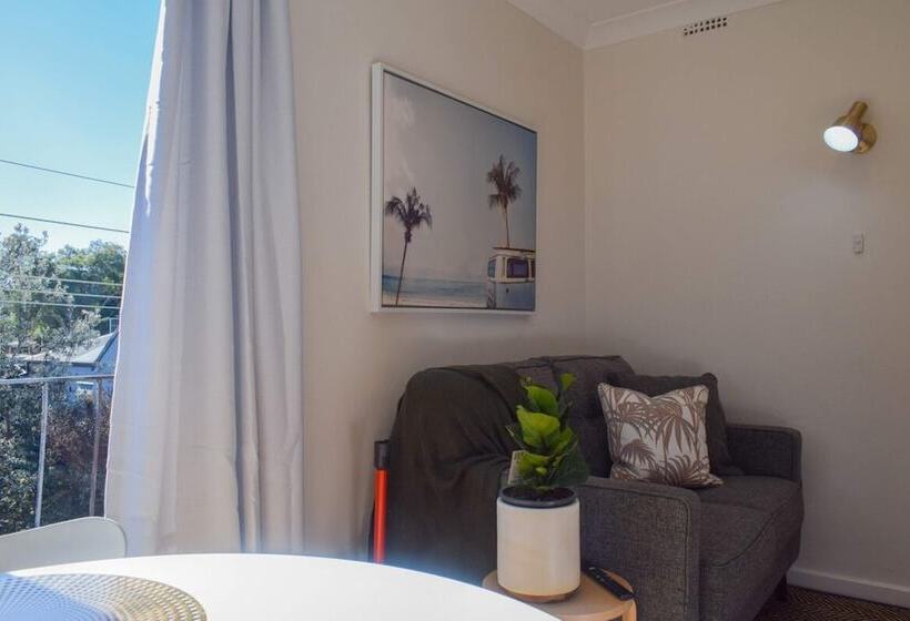 Sun Drenched 1 Bed Studio Apartment In Newtown