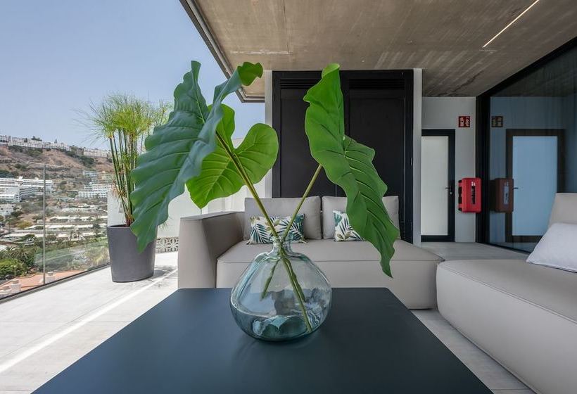 The One Luxury Apartments