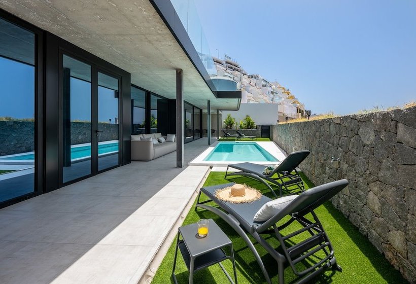 The One Luxury Apartments