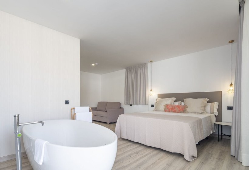 The One Luxury Apartments