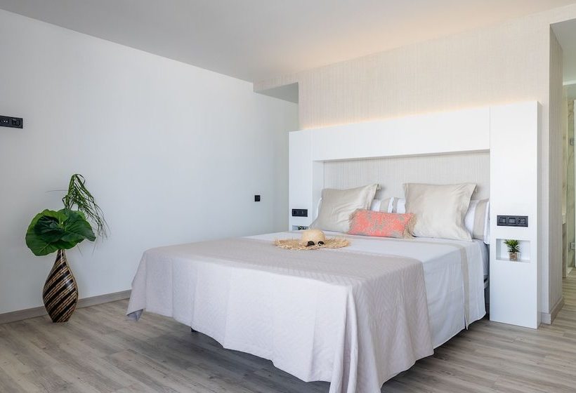 The One Luxury Apartments