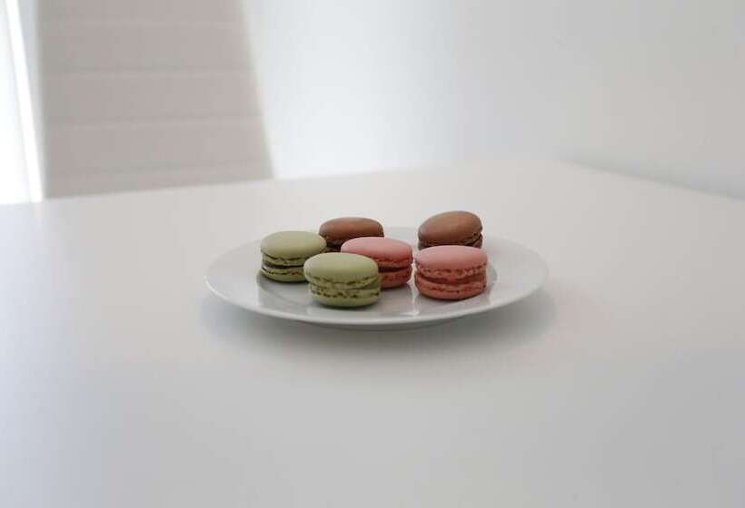 The White Design Apartment