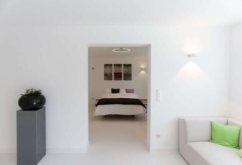The White Design Apartment
