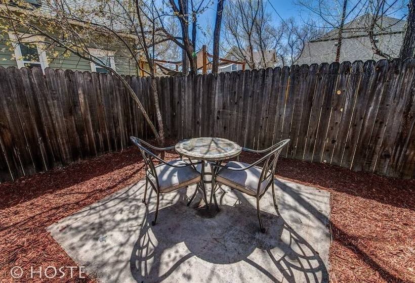 3 Br Beautifully Restored 1890`s Homedowntown