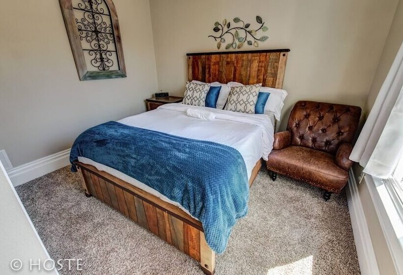 3 Br Beautifully Restored 1890`s Homedowntown