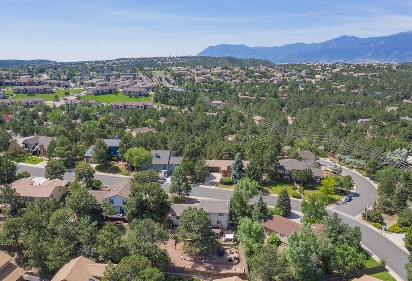 4br Entertainer Af Academy Hot Tub, Firepit!