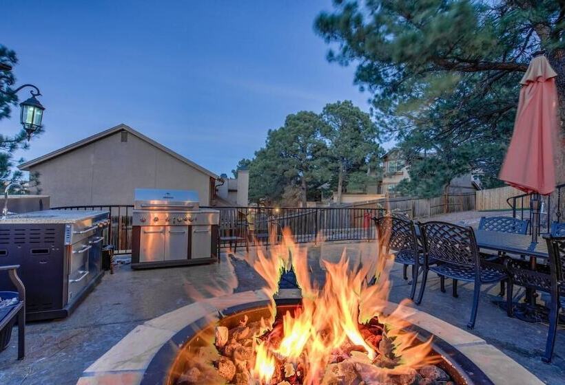 4br Entertainer Af Academy Hot Tub, Firepit!