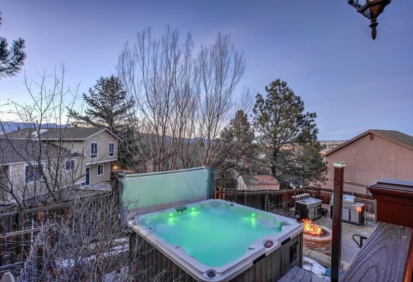 4br Entertainer Af Academy Hot Tub, Firepit!