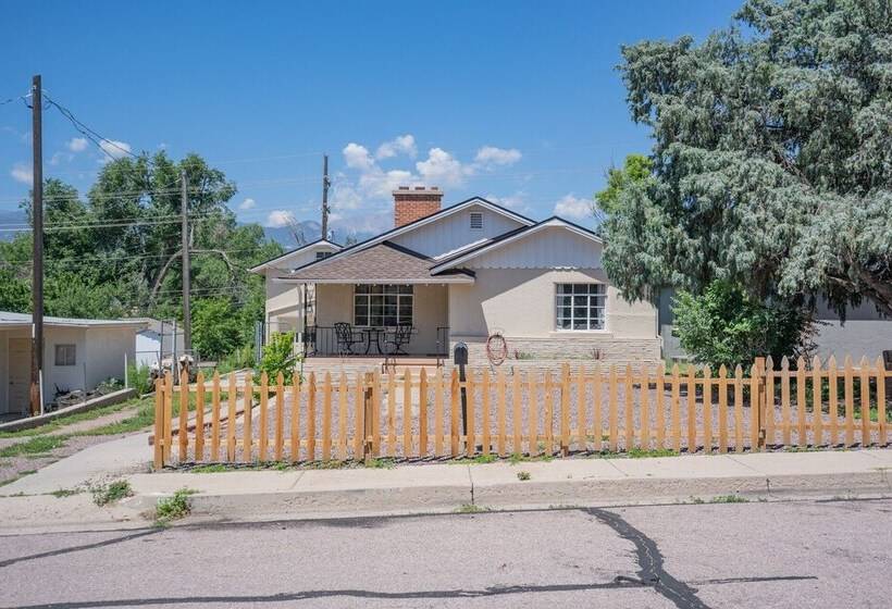 4 Bedroom Mountain View With Firepit & Ping Pong