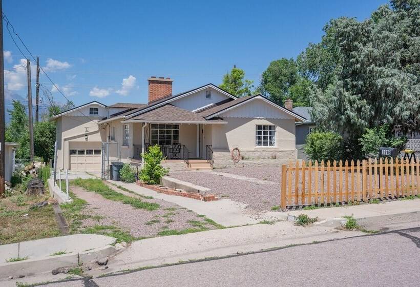 4 Bedroom Mountain View With Firepit & Ping Pong
