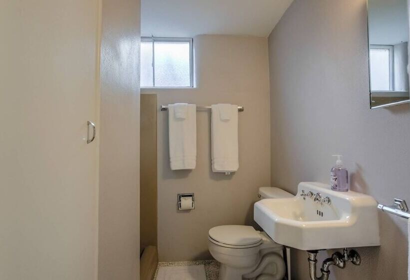 4 Bedroom Mountain View With Firepit & Ping Pong