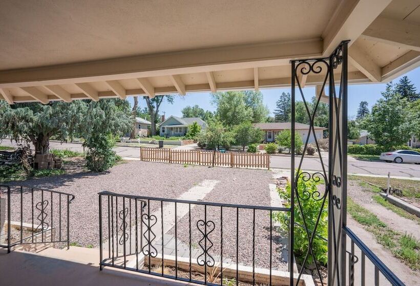 4 Bedroom Mountain View With Firepit & Ping Pong