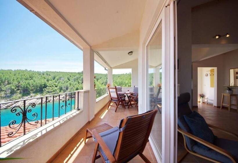 Bay House Rosohotnica