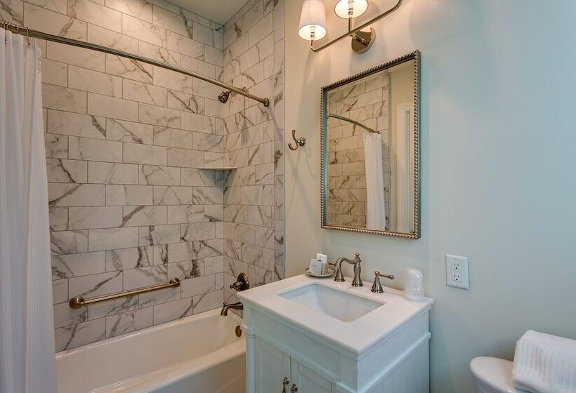 مبيت وإفطار Azaleana Manor