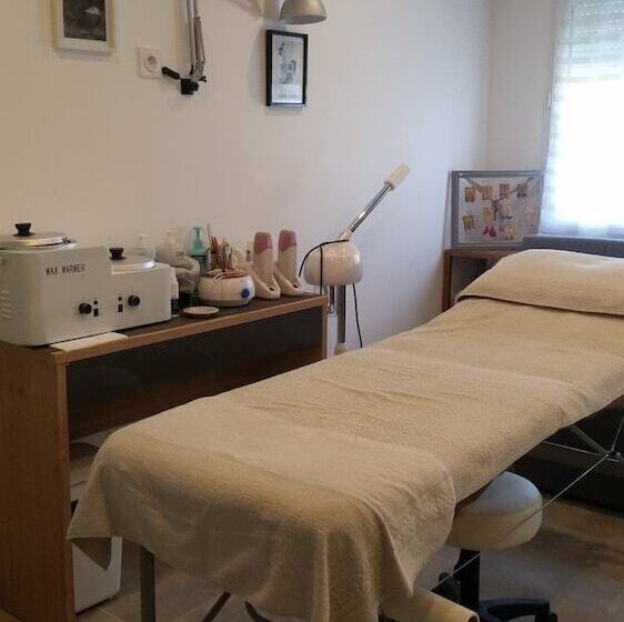 민박 Les Chambres De Toucas