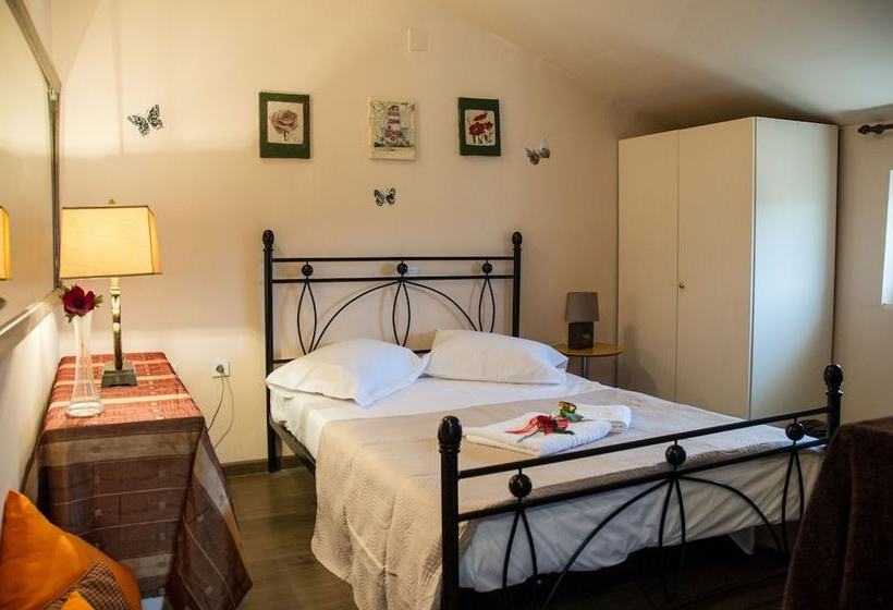 Bougainvillea House With View Near The Beach