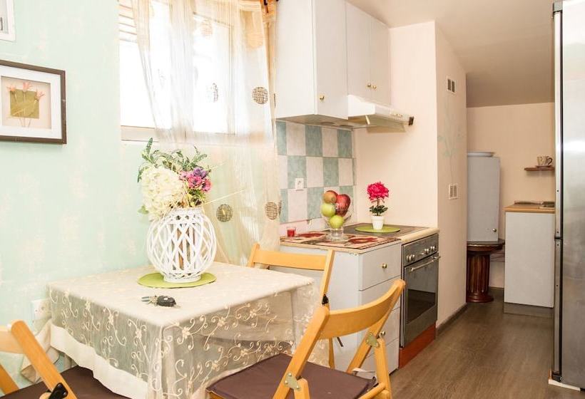 Bougainvillea House With View Near The Beach