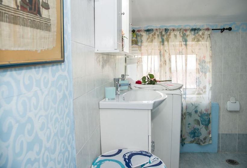 Bougainvillea House With View Near The Beach