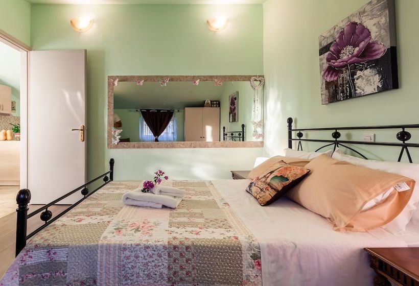 Bougainvillea House With View Near The Beach