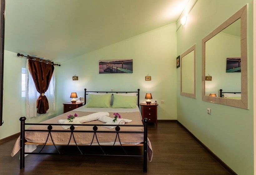 Bougainvillea House With View Near The Beach