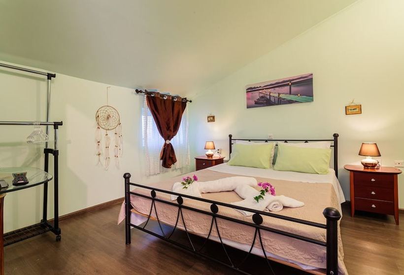 Bougainvillea House With View Near The Beach