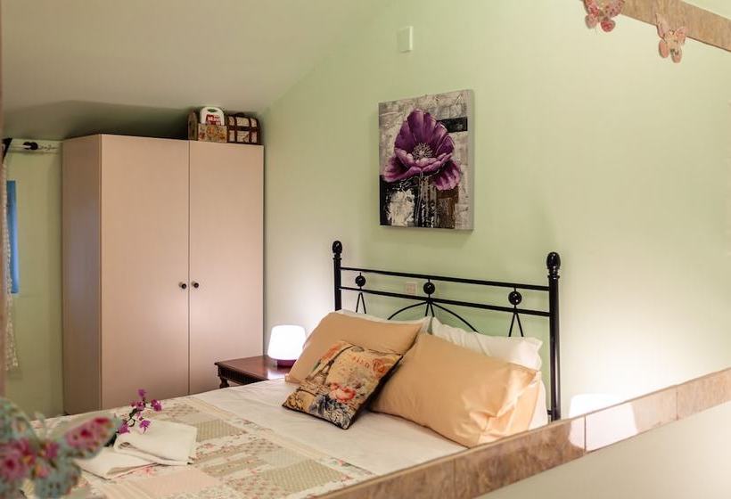 Bougainvillea House With View Near The Beach