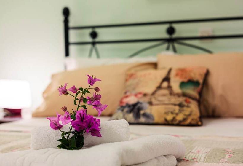 Bougainvillea House With View Near The Beach