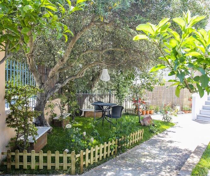 Garden House In Anavyssos