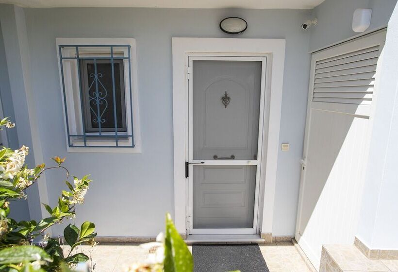 Garden House In Anavyssos