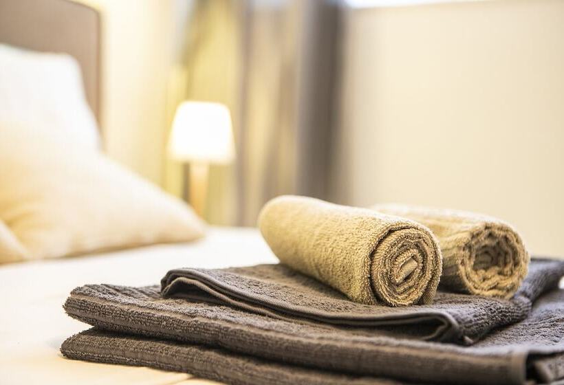 Garden House In Anavyssos