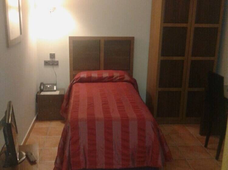 여관 Hospedería Santuario Virgen De La Cabeza