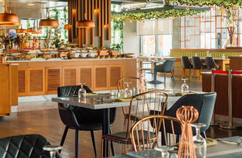 C Central Hotel And Resort The Palm